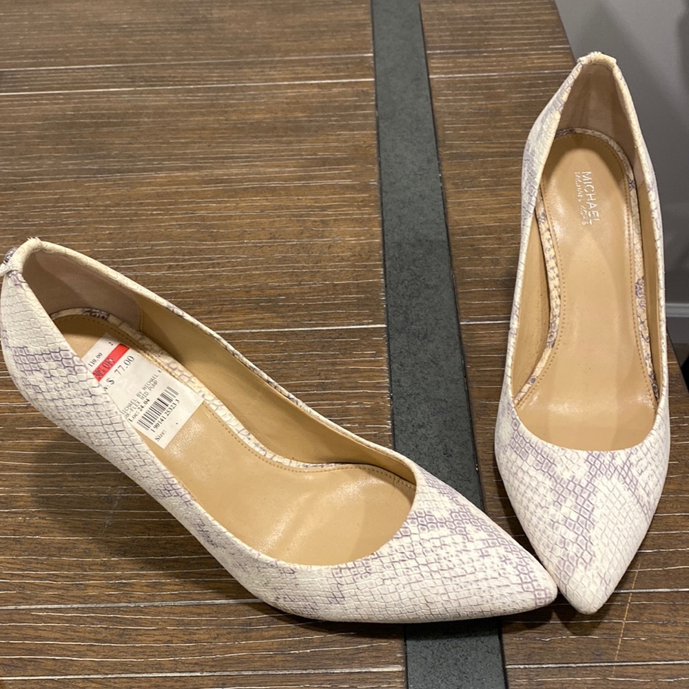 Michael Kors Flex Mid Pump